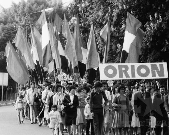 THM-BJ-06783 - Május 1-i ünnepség Tamásiban az 1980-as években 