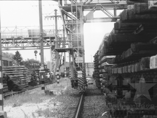 THM-BJ-06791 - Dombóvári teherpályaudvar az 1980-as években