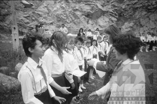 THM-BJ-06987 - Úttörőavatás Mórágyon az 1980-as években 