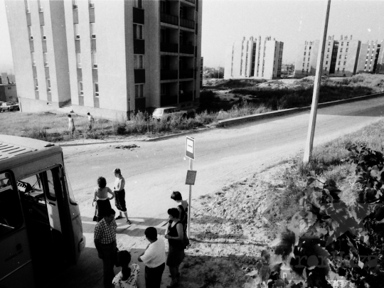 THM-BJ-07042 - Helyi buszjárat a szekszárdi Zöldkert utcában az 1980-as években