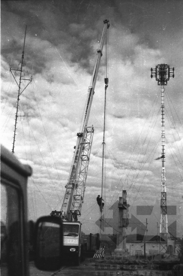 THM-BJ-07102 - Szekszárdi adótorony a Kálvária-dombon az 1980-as években 