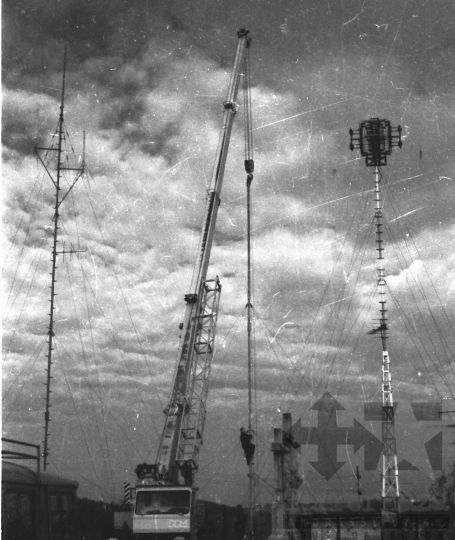 THM-BJ-07104 - Szekszárdi adótorony a Kálvária-dombon az 1980-as években 