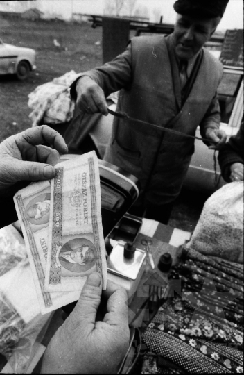 THM-BJ-07172 - Nagyvásár Szekszárdon az 1970-es években