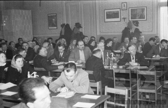THM-BJ-07235 - Földművesszövetkezeti közgyűlés a szekszárdi városházán az 1960-as években 
