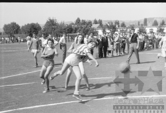 THM-BJ-07239 - Kézilabda-mérkőzés Szekszárdon az 1960-as években