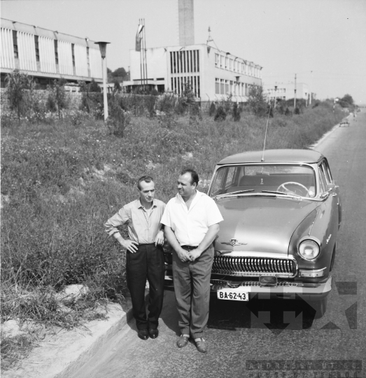 THM-BJ-07341 - MSZMP-gépkocsi Szekszárdon az 1960-as években