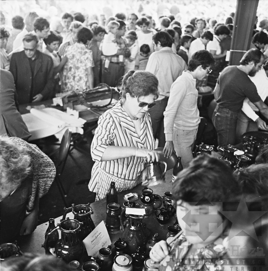 THM-BJ-07600 - Bányásznapi kirakodó vásár Komlón az 1970-es években