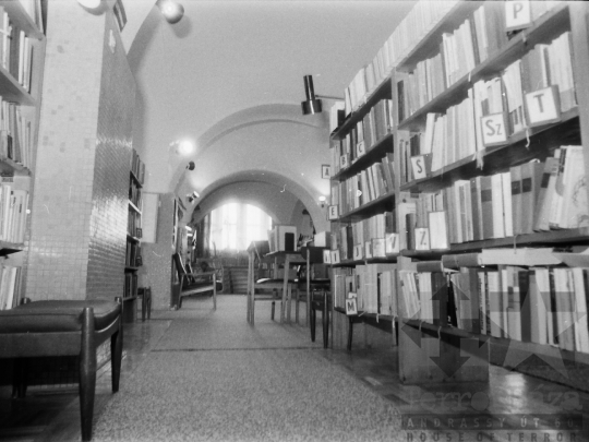 THM-BJ-07645 - Paksi könyvtár az 1970-es években