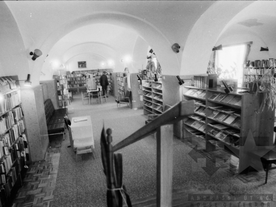 THM-BJ-07647 - Paksi könyvtár az 1970-es években