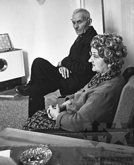 THM-BJ-07677 - Sárpilisi szociális otthon idős házaspárja az 1970-es években