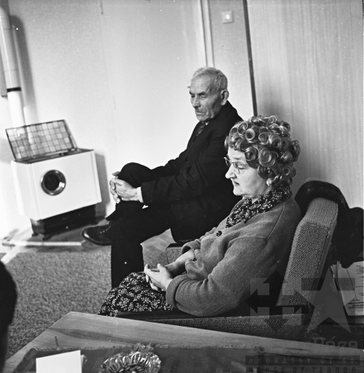 THM-BJ-07678 - Sárpilisi szociális otthon idős házaspárja az 1970-es években