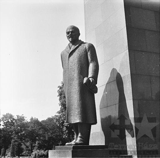 THM-BJ-07684 - Lenin-szobor Budapesten az 1970-es években
