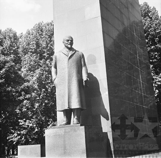 THM-BJ-07685 - Lenin-szobor Budapesten az 1970-es években