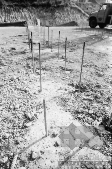 THM-BJ-07781a - Építkezés Szekszárdon az 1980-as években 