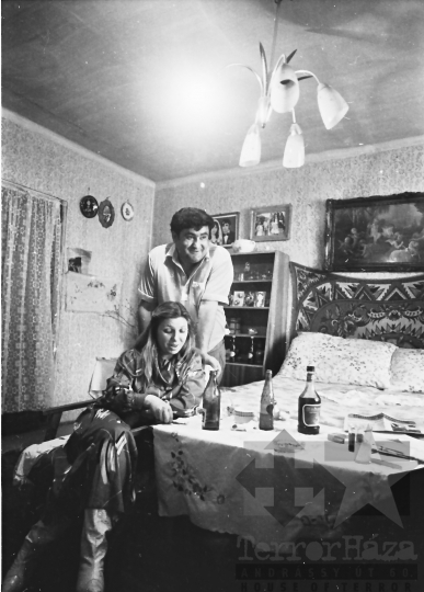 THM-BJ-07878 - Szekszárdi házaspár otthona az 1980-as években