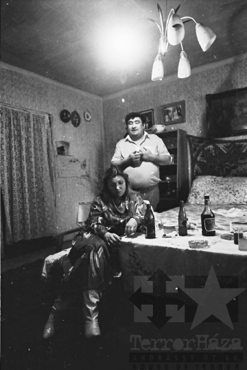 THM-BJ-07880 - Szekszárdi házaspár otthona az 1980-as években