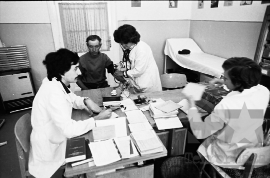THM-BJ-07898 - Mórágyi háziorvosi rendelő az 1980-as években