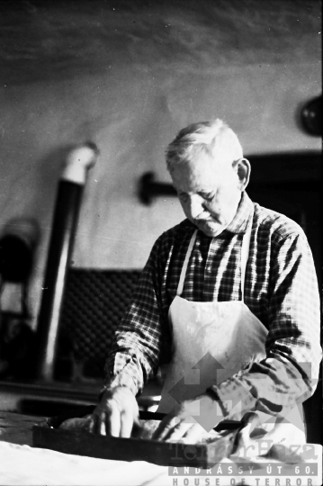 THM-BJ-07906 - Treitz Henrik rétest készít az 1980-as években