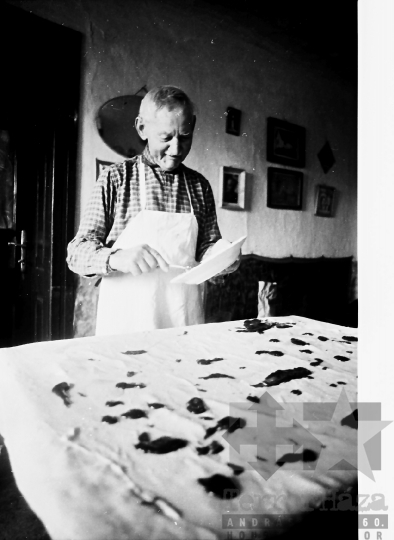 THM-BJ-07908 - Treitz Henrik rétest készít az 1980-as években