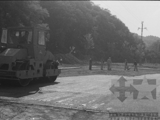 THM-BJ-07961 - Tereprendezés a mórágyi általános iskola udvarán az 1980-as években 