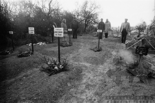 THM-BJ-08003 - Grábóci szociális otthon temetője az 1980-as években