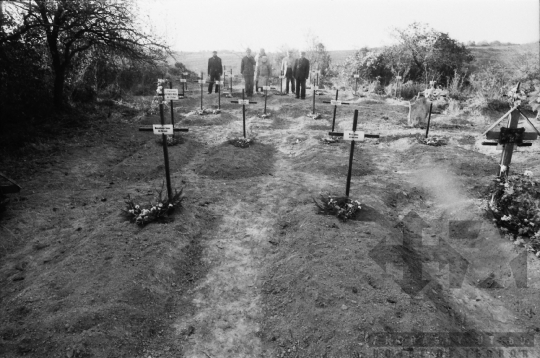 THM-BJ-08008 - Grábóci szociális otthon temetője az 1980-as években