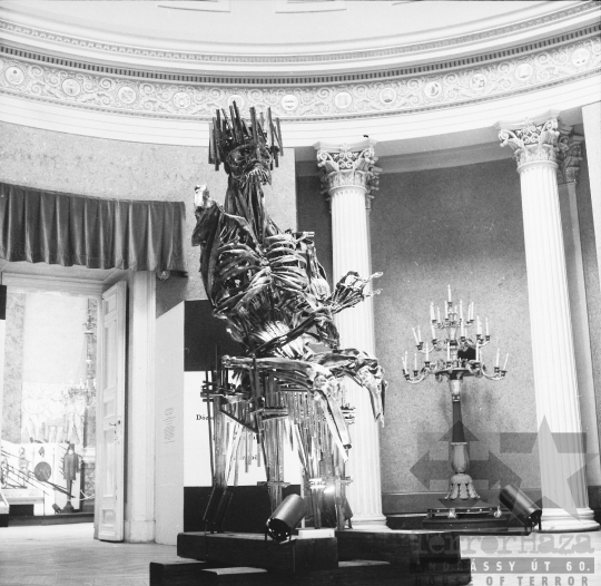 THM-BJ-08081 - Dózsa-szobor a Nemzeti Múzeumban Budapesten az 1970-es években