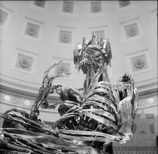 THM-BJ-08082 - Dózsa-szobor a Nemzeti Múzeumban Budapesten az 1970-es években