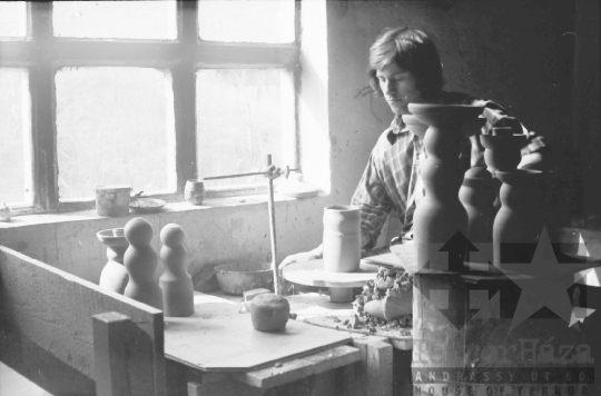 THM-BJ-08147 - Kerámiaüzem Szekszárdon az 1970-es években
