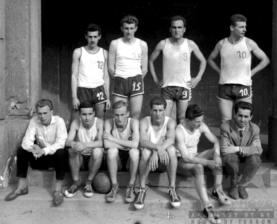 THM-BJ-08164a - Kosárlabdacsapat Baján az 1960-as években