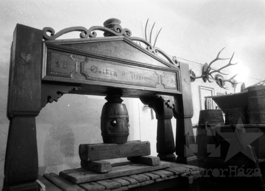 THM-BJ-08177 - Szekszárdi múzeumi kör kirándulása Mórágyon az 1980-as években