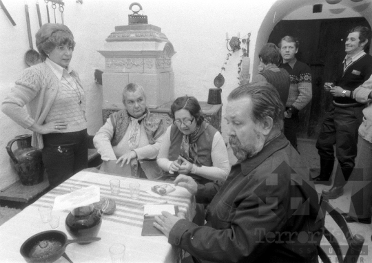 THM-BJ-08184 - Szekszárdi múzeumi kör kirándulása Mórágyon az 1980-as években