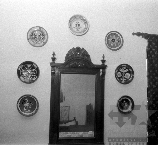 THM-BJ-08189 - Szekszárdi múzeumi kör kirándulása Mórágyon az 1980-as években