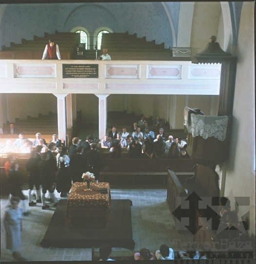 THM-BJ-08203 - Istentisztelet a mórágyi református templomban az 1980-as években