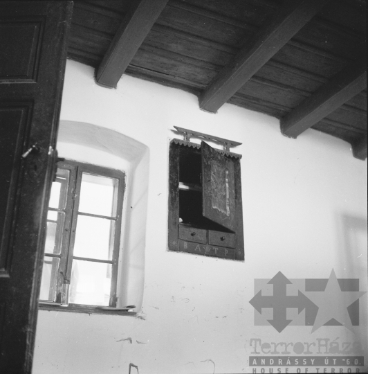 THM-BJ-08236 -  Az őcsényi Lovas-házat a szentendrei Skanzenbe szállítják az 1970-es években