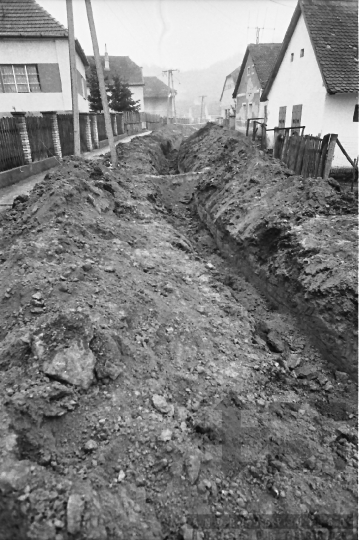 THM-BJ-08393 - Csatornázás Mórágyon az 1980-as években 