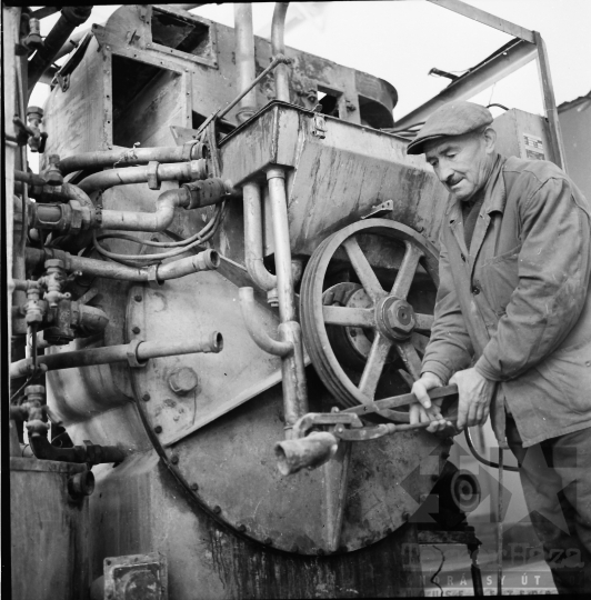 THM-BJ-08591a - Munka a nagykónyi termelőszövetkezetben az 1960-as években 