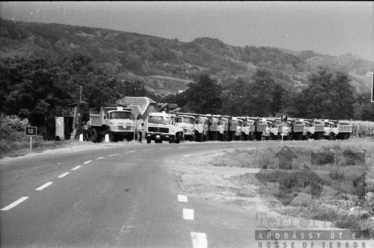 THM-BJ-08633 - Az 56-os út decsi-hegyi szakasza az 1970-es években