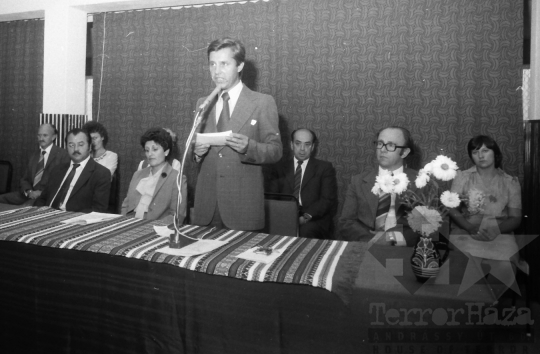 THM-BJ-08662 - Diplomaosztó a szekszárdi Illyés Gyula Pedagógiai Főiskolán az 1980-as években