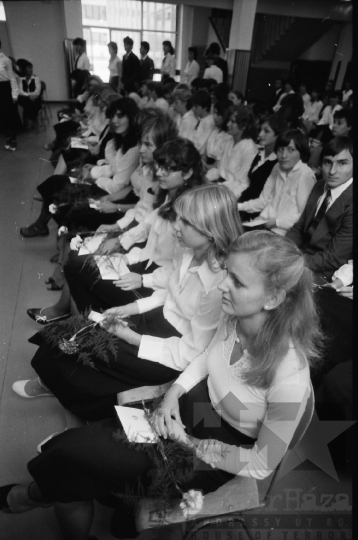 THM-BJ-08670 - Diplomaosztó a szekszárdi Illyés Gyula Pedagógiai Főiskolán az 1980-as években