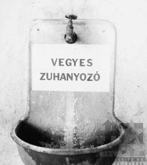 THM-BJ-08839 - Szekszárdi általános iskola ebédlője az 1980-as években