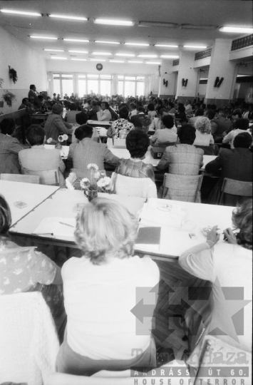 THM-BJ-08865 - Pedagógusok értekezlete Szekszárdon az 1980-as években