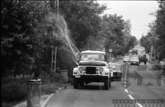 THM-BJ-08873 - Fák permetezése Bonyhádon az 1980-as években 