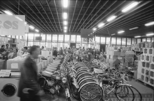 THM-BJ-08891 - Szekszárdi Skála Coop az 1980-as években