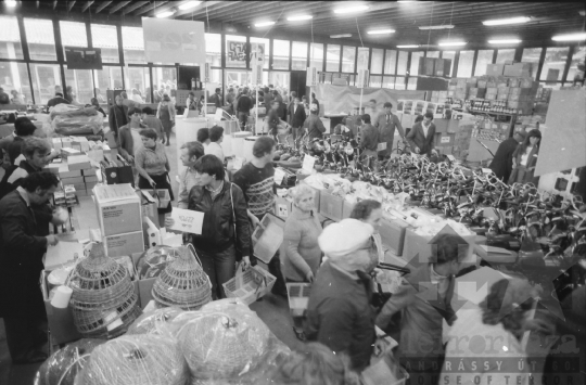 THM-BJ-08894 - Szekszárdi Skála Coop az 1980-as években