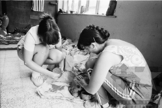 THM-BJ-08918 - Régésztábor a kismórágyi Tűzkődombon az 1980-as években