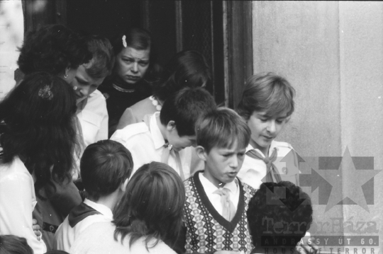THM-BJ-08950 - Tanévkezdés egy tolna megyei általános iskolában az 1980-as években