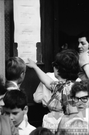 THM-BJ-08958 - Tanévkezdés egy tolna megyei általános iskolában az 1980-as években
