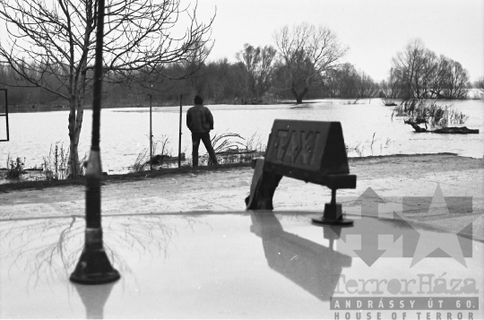 THM-BJ-08975 - A megáradt Duna Domboriban, az 1980-as években 