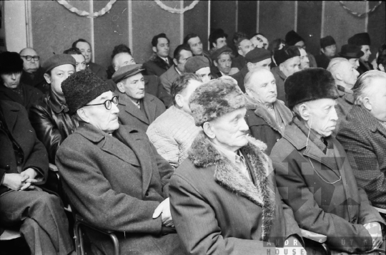 THM-BJ-09014 - Diósberényi termelőszövetkezeti zárszámadó közgyűlés az 1980-as években 